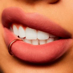 MAC COSMETICS Gloss De Labios<Powder Kiss Liquid Lipcolour