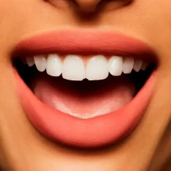 MAC COSMETICS Gloss De Labios<Powder Kiss Liquid Lipcolour