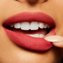 MAC COSMETICS Gloss De Labios<Powder Kiss Liquid Lipcolour